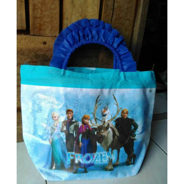 

TAS KARTUN PEGANGAN RENDA KARAKTER FROZEN | SOUVENIR ULANG TAHUN ANAK, TERLARIS, TERBARU, HOT SALE