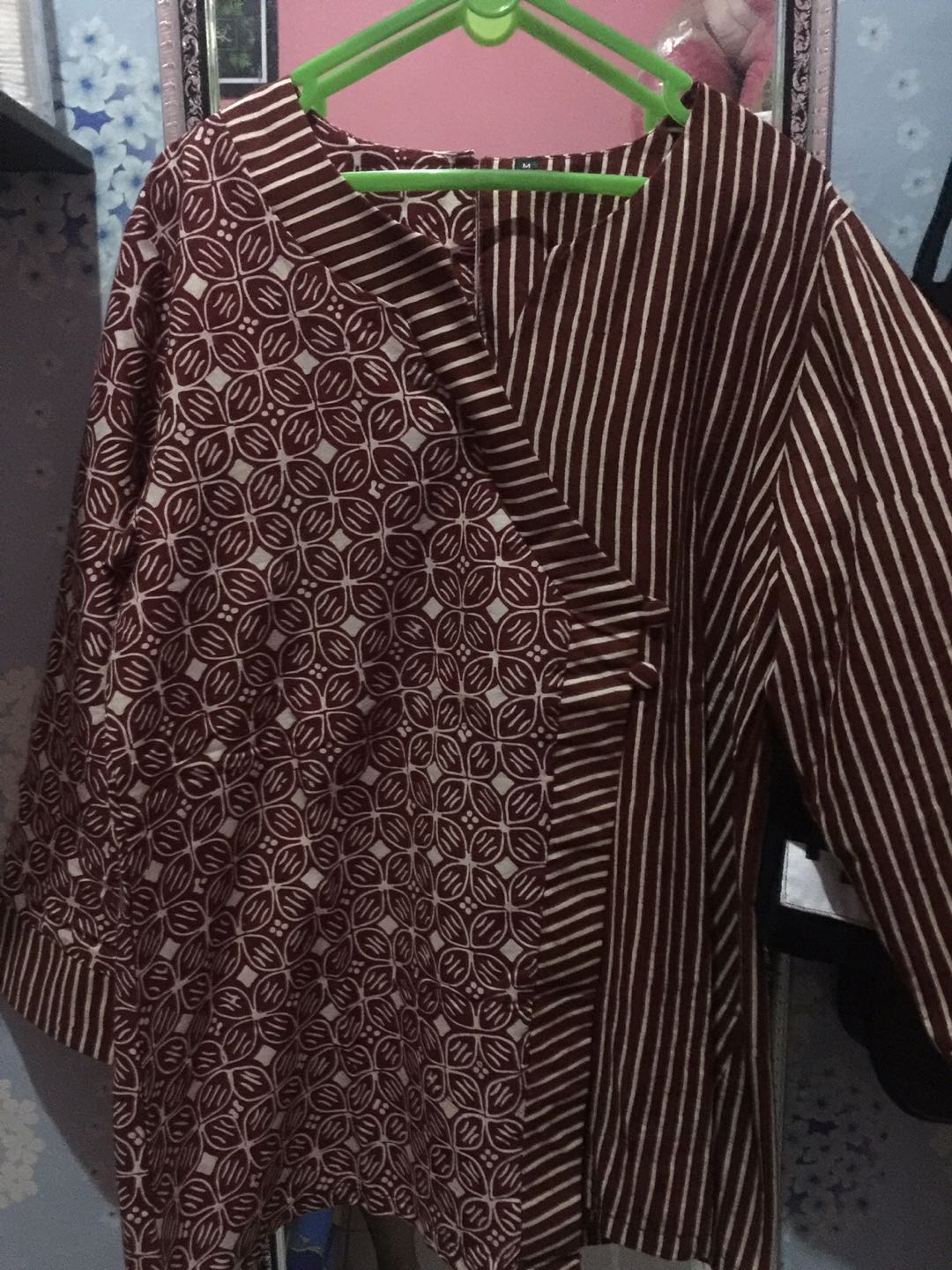 Valerie Blouse Alur Batik Modern