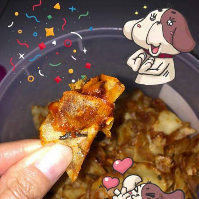 

Keripik ubi balut ikan bilis pedas manis