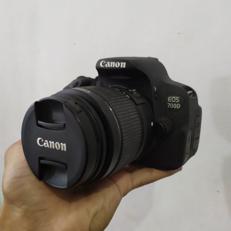 Kamera DSLR CANON EOS 700D dan Lensa Kit 18-55mm