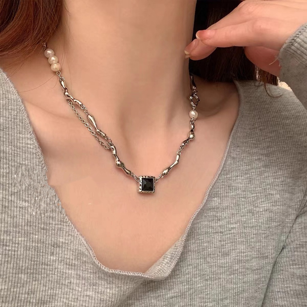 Kalung Rantai Klavikula Bahan Zirkon Warna Hitam Gaya Hip Hop Korea Untuk Wanita