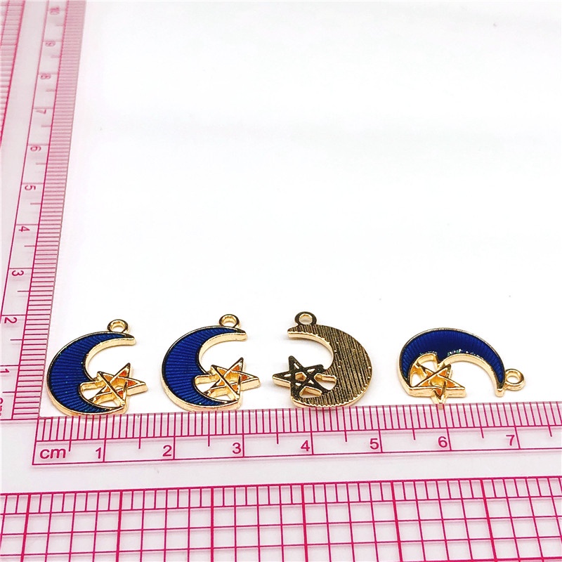 4pcs Liontin Enamel Bentuk planet Luar Angkasa Bahan Alloy Untuk Membuat Perhiasan Wanita Charms