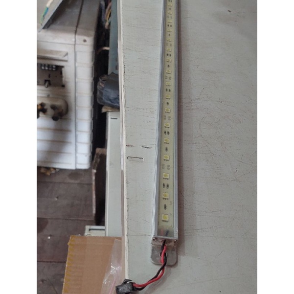 Lampu LCD showcase