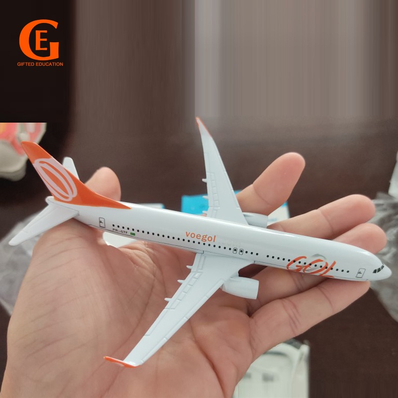 Mainan Model Pesawat Terbang Boeing Airbus Brazil A380 B737 Bahan Alloy Dengan Base Aviation