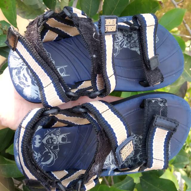 SENDAL GUNUNG ANAK JUSTICE LEAGUE PRELOVED