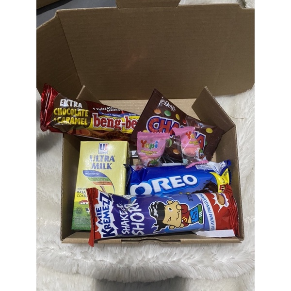 

snack box hampers hadiah ultah wisuda