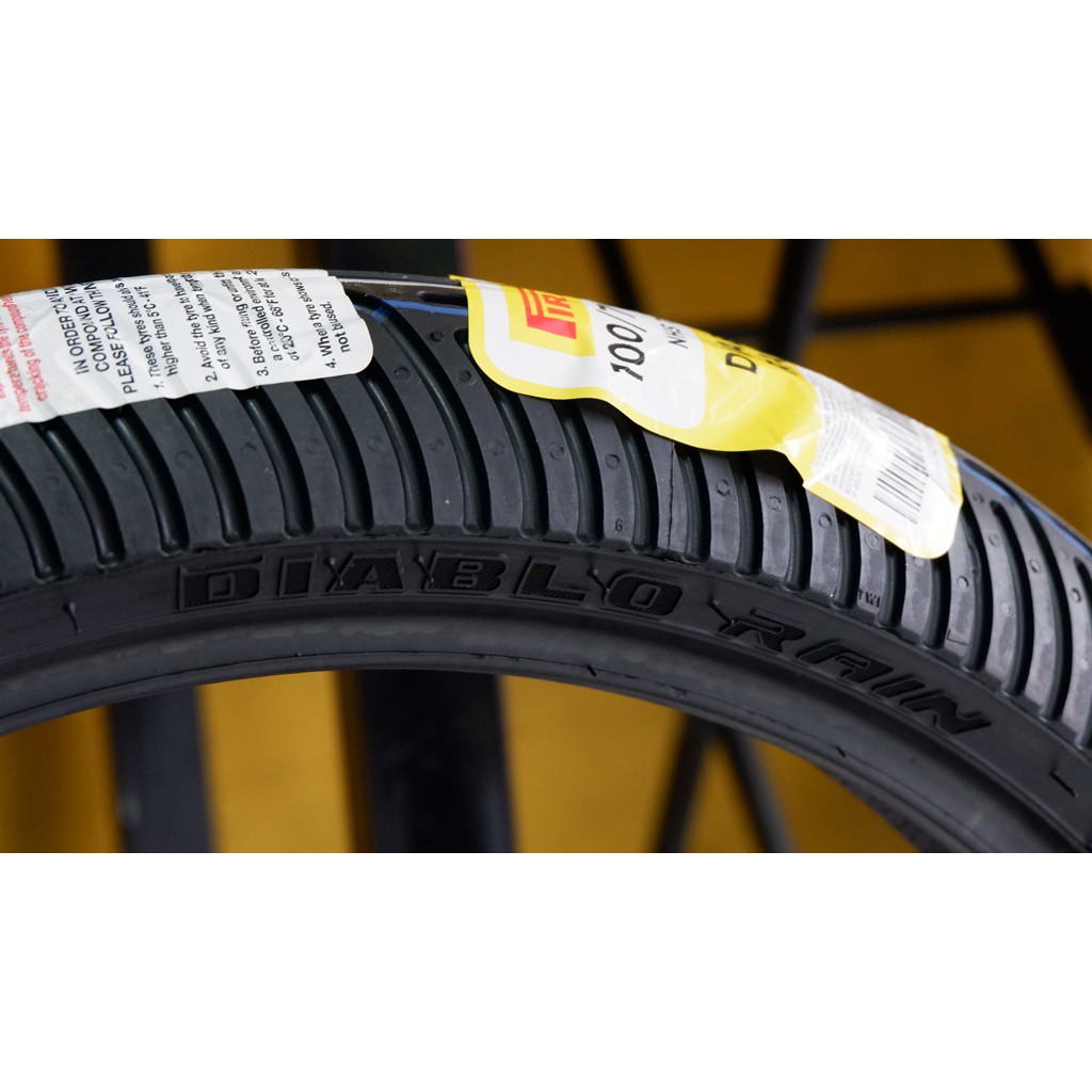 Ban Motor Pirelli DIABLO RAIN 125/70 R17
