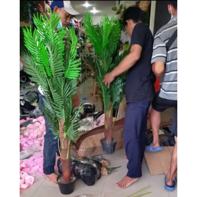 Pohon palem atau palm tree dengan pot artificial tinggi 120 cm