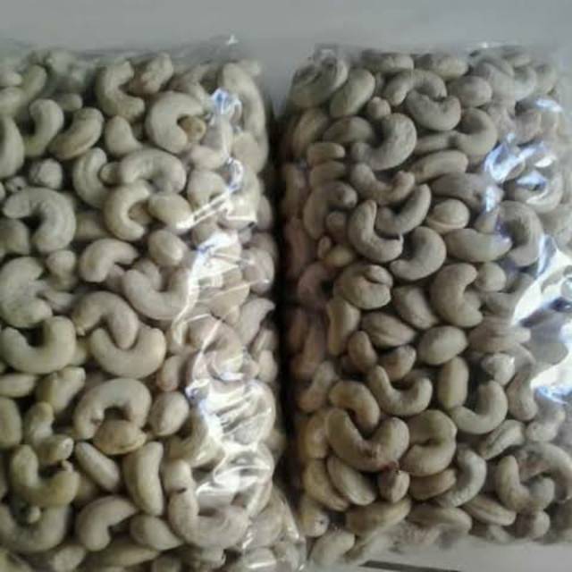 

Kacang Mete Utuh 1kg (repack)