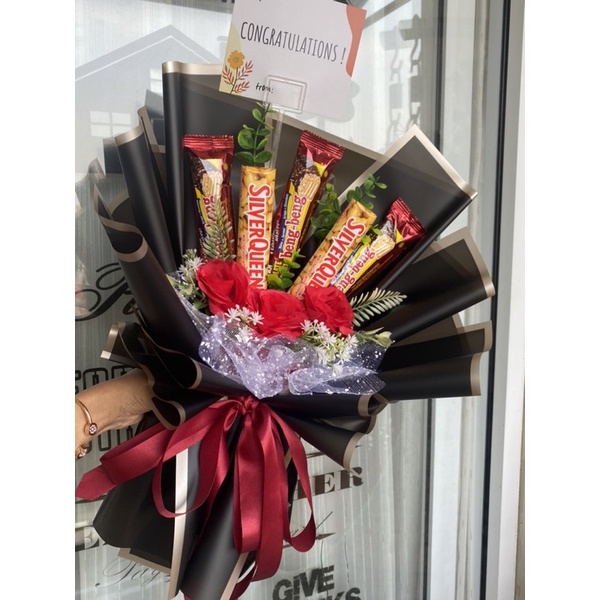 Buket Bunga artificial dan Snack hadiah Wisuda/Ulang tahun/anniversarry/Kelulusan Murah Ready stok &amp; Custom