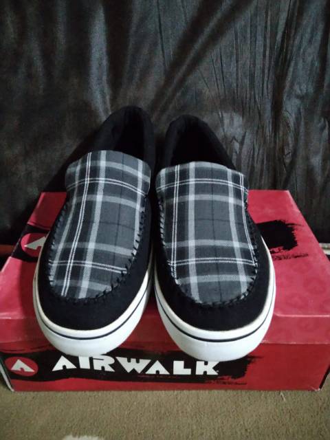 Airwalk surf moc size