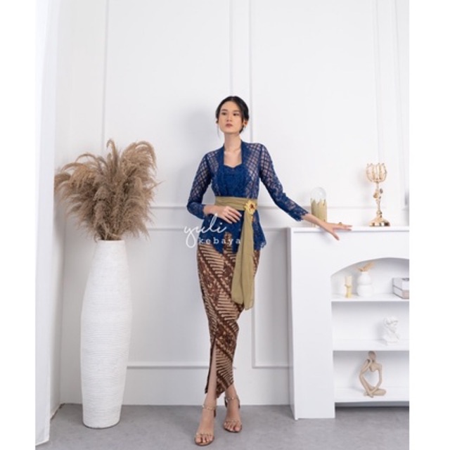 Set Kebaya Kutubaru Semi Italy Norvina Premium | Yuli_kebayabali