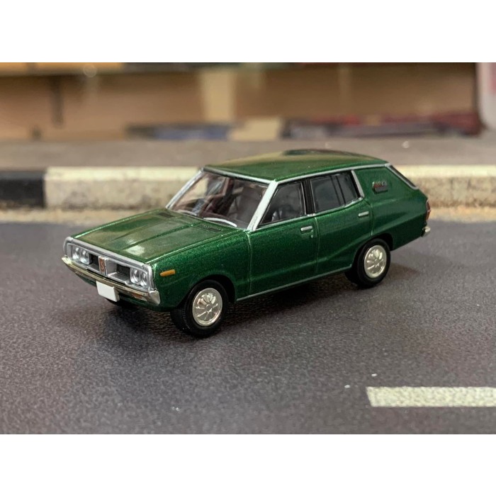 Tomica Limited Vintage Neo LV-N67b Nissan Skyline Van