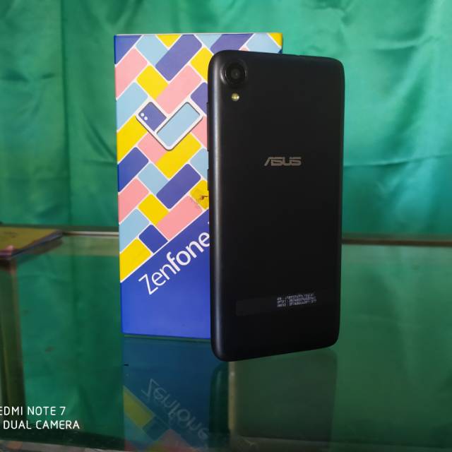 Asus Zenfone Live L1 3/32 Garansi Resmi 1 Bulan