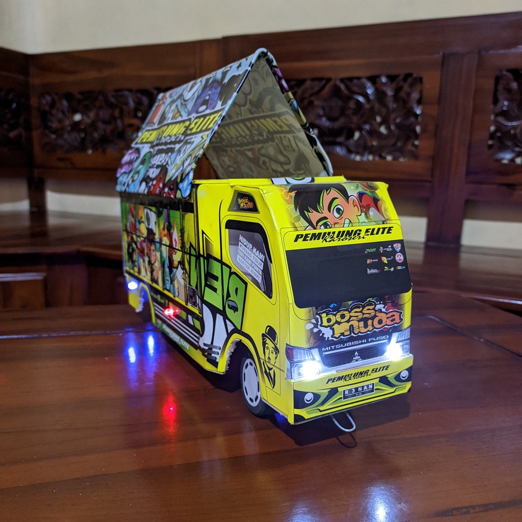 miniatur truk oleng kayu BEN 10 ukuran 30 cm full variasi terpal dan lampu