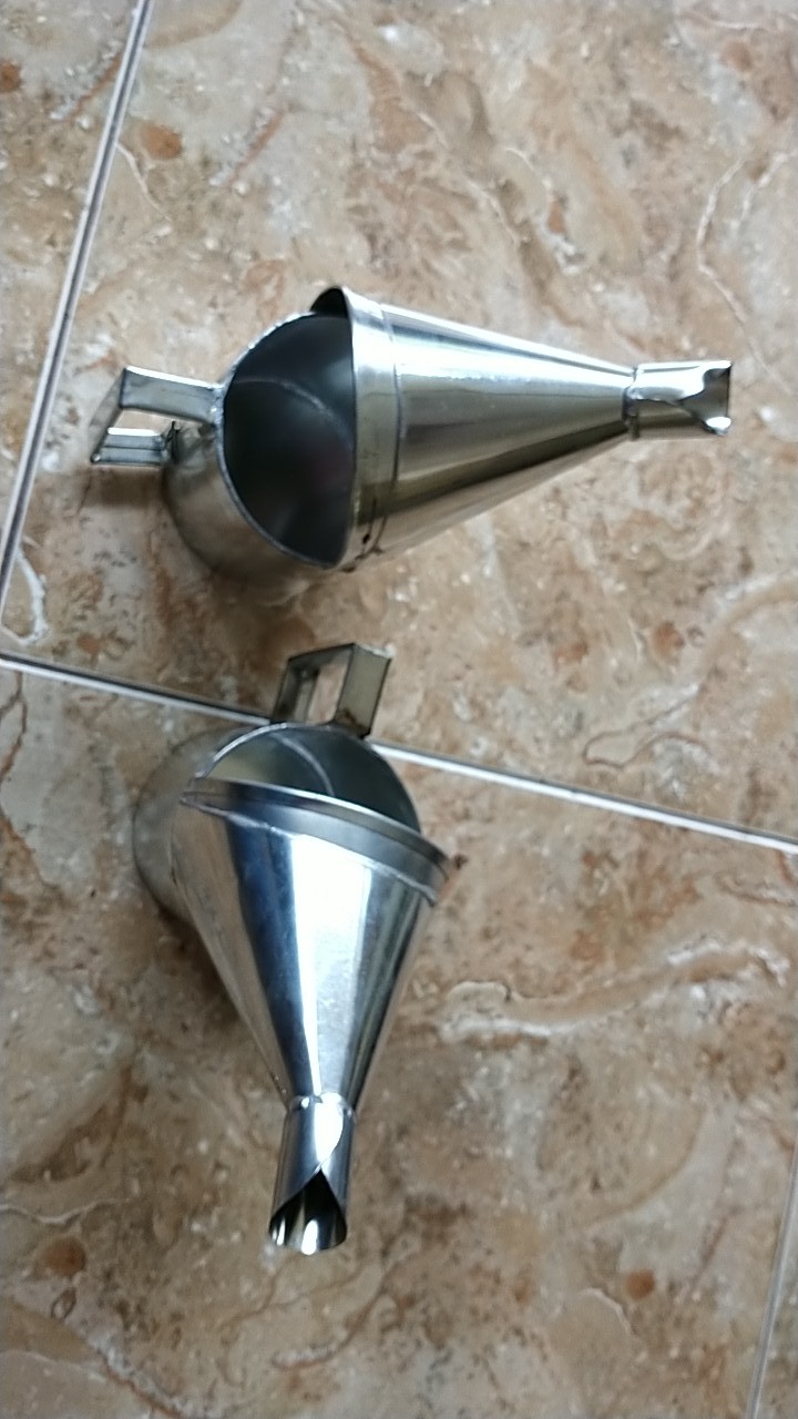 Corong Minyak 1/2 Liter / Literan Minyak 1/2 Liter / Takaran Minyak 1/2 Liter / Gelas Ukur / Liter