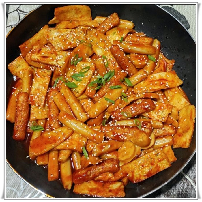 

Instant-Camilan- Topoki/Toppoki/Tteokbokki/Topokki/Rice Cake 500 Gr Jajan Korea -Camilan-Instant.