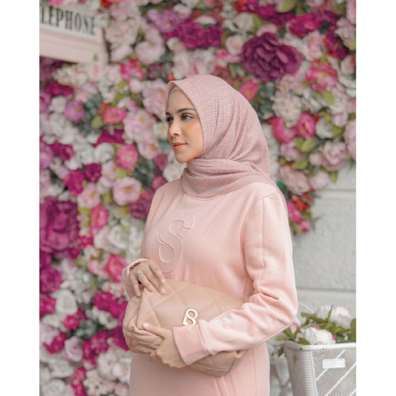 Pink Audrey Sweatshirt Benang Jarum