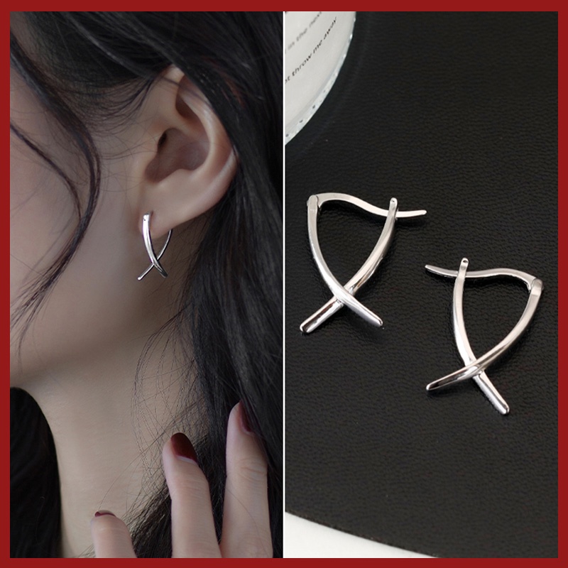 Anting Tusuk Model Garis Silang Untuk Wanita