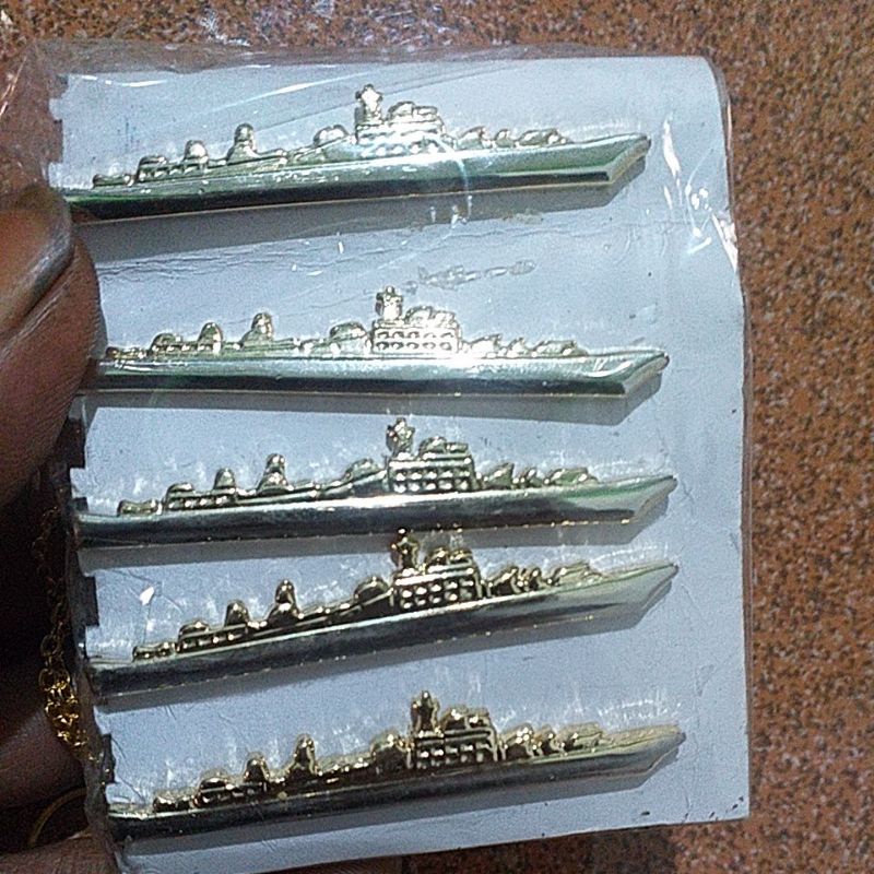 prnjepit dasi kapal pesiar