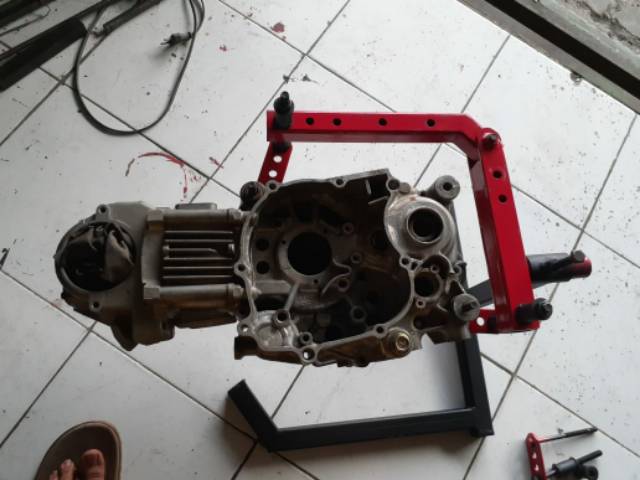 Engine Stand Alat Dudukan Mesin Motor Universal Bebek matic sport