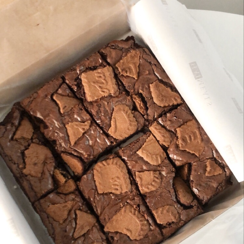 

LOTUS BROWNIE / fudge brownie / brownies panggang / brownies / fudgy brownies