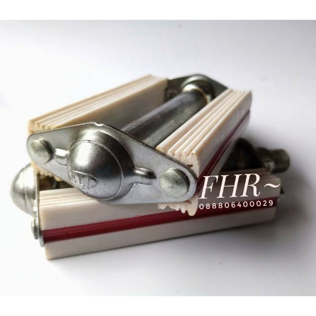 pedal sepeda onthel ALI putih strap merah spare part sparepart onthel kumbang Raleigh humber gazelle