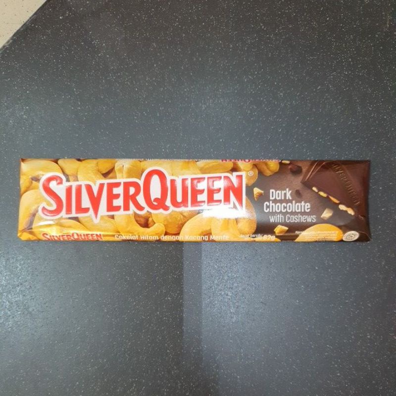 

SILVER QUEEN Dark Chocolate/White Chocolate with Cashews 62 gr