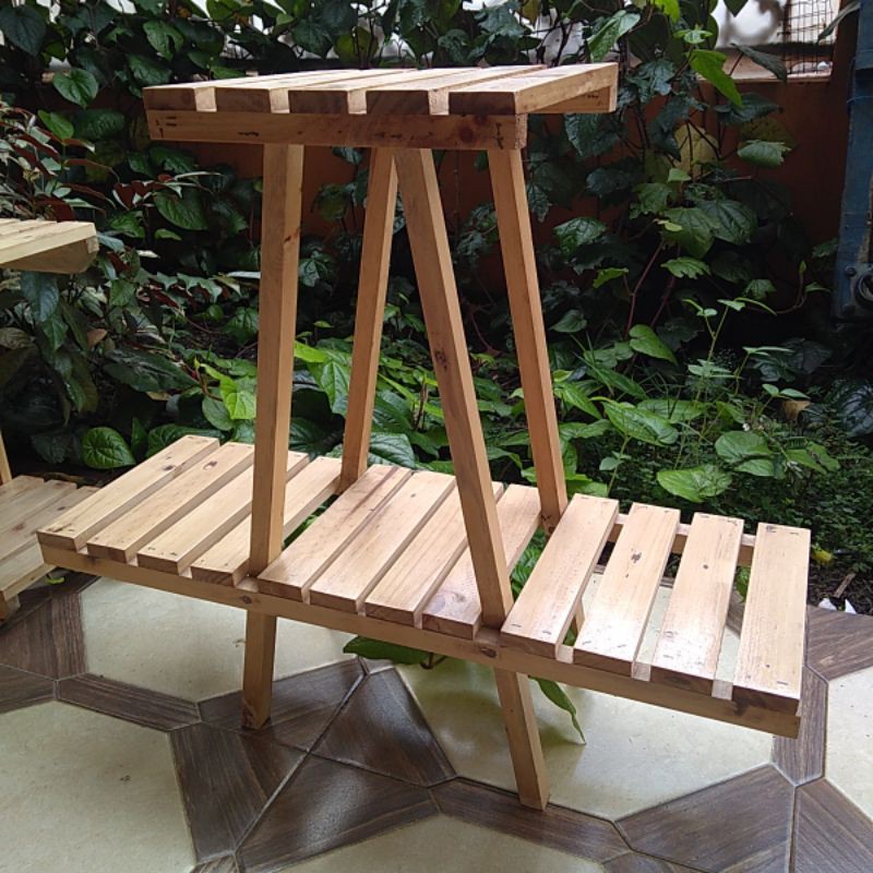 Rak Tanaman Hias Kayu