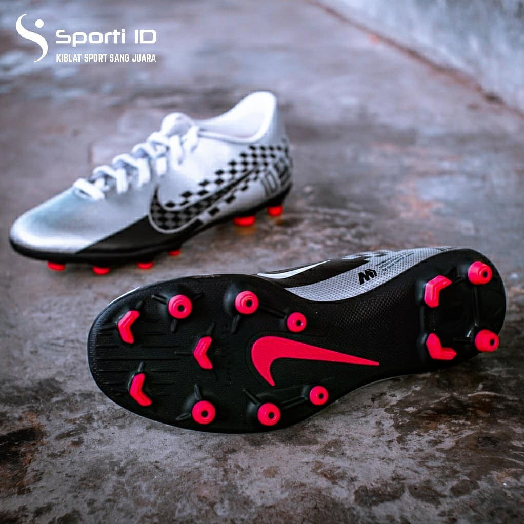 Sepatu Bola Nike Mercurial Vapor 13 Club FG-Chrome Black AT7967-006 Original