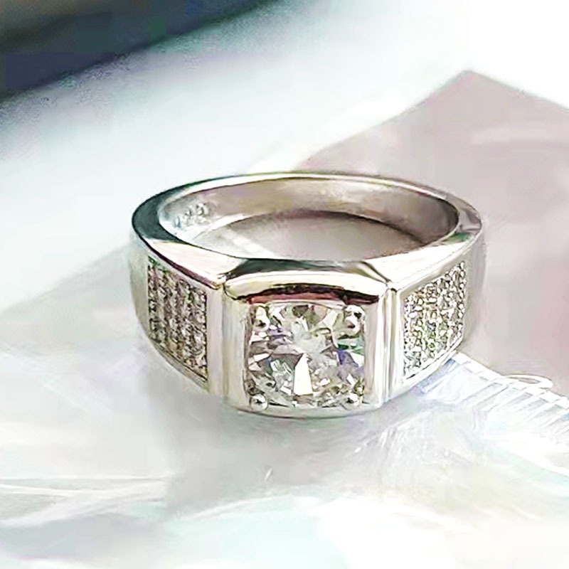 Cincin Desain Empat Cakar Bahan Stainless Steel 925 Hias Berlian 1 Karat Untuk Pria