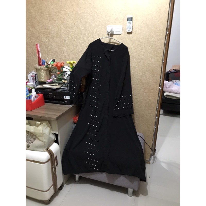 Preloved Abaya Saudi Hitam Mutiara Gamis Syari Dress Umrah Haji Motif Polos Saudi Dubai Wanita