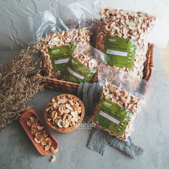 

Roasted Cashew Pieces (Kacang Mede Belah 2 Panggang) 1kg