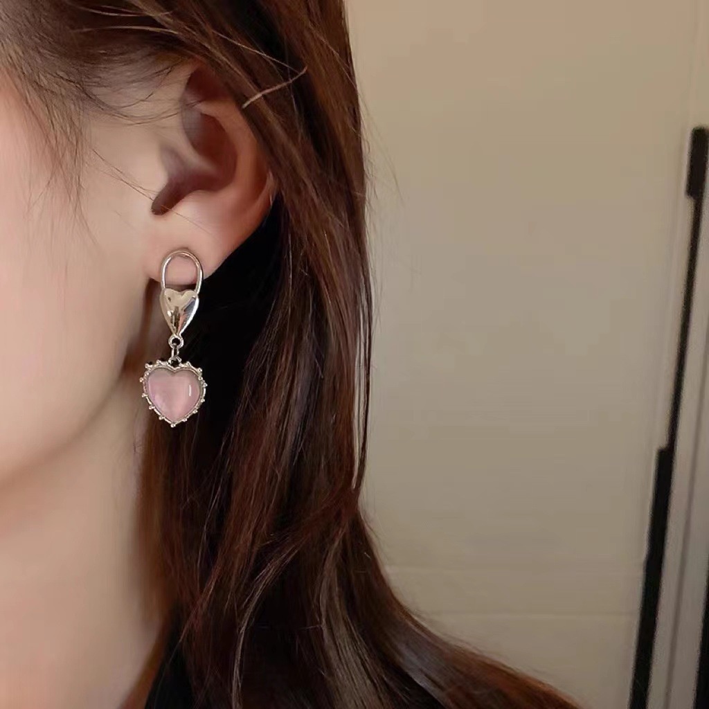 Anting Bentuk Hati Opal Warna Pink