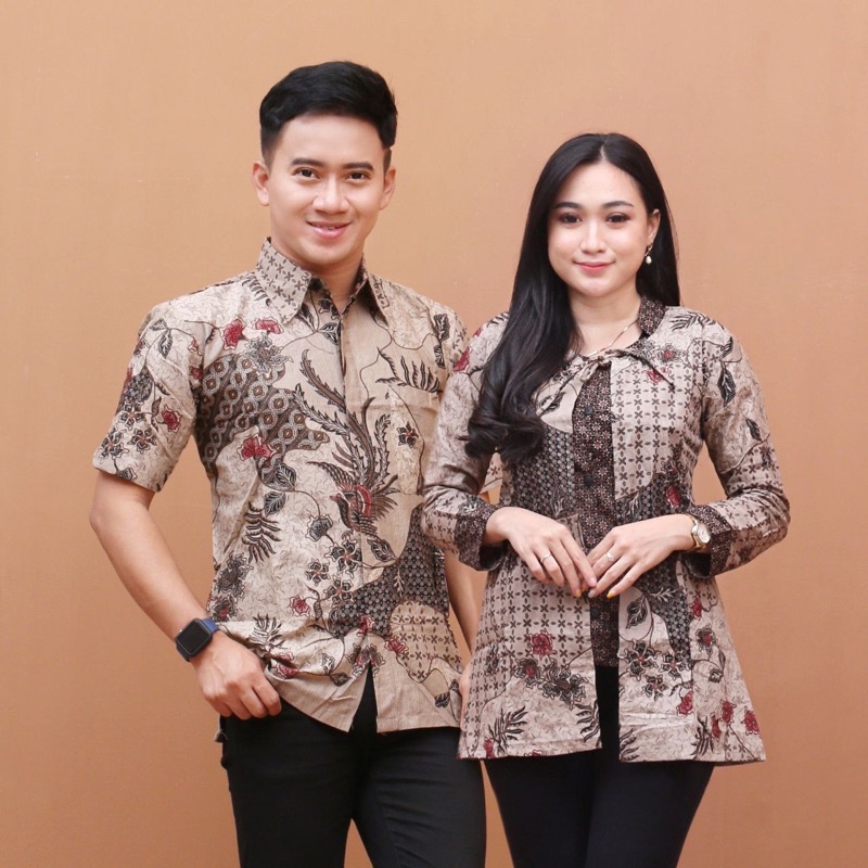 Couple Atasan Blouse Batik Wanita Pria (JUMBO) - Sania Ruffle Ori DNT Doro Jowi - Motif Sekar Jagad Merah