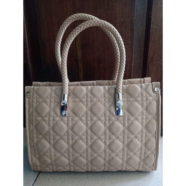 Tas wanita Les Femmes