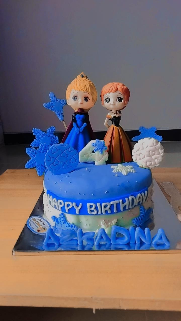 Topper Kue Desain Princess Elsa Frozen Untuk Ulang Tahun