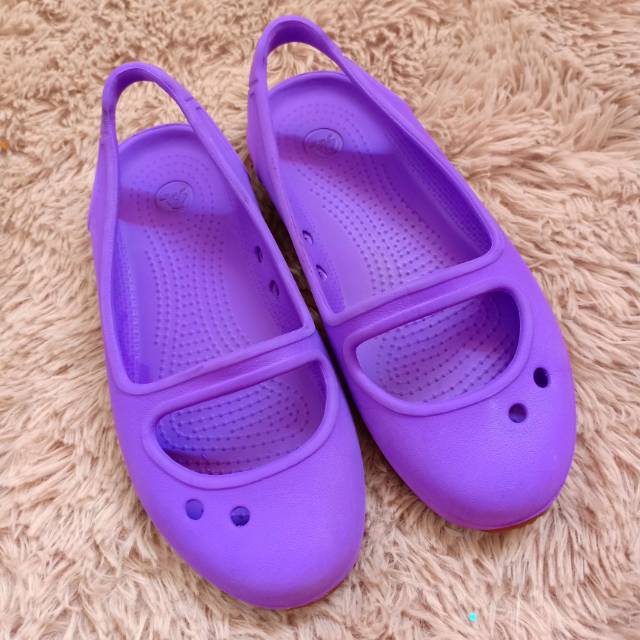 Crocs anak perempuan