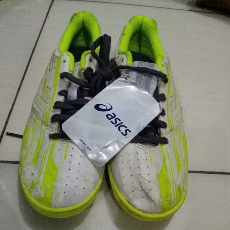 Sepatu Futsal Asics