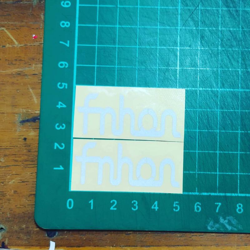 

Sticker Cutting Fnhon White isi 2 pcs