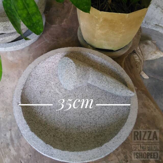 Cobek Batu Asli Ukuran Besar 35 Cm, Bonus Ulekan Batu Asli, Garansi 100% Uang Kembali