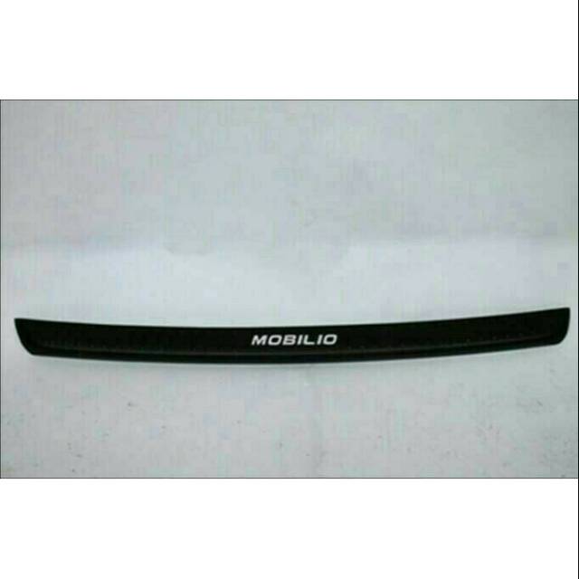 Sillplate belakang mobilio hitam