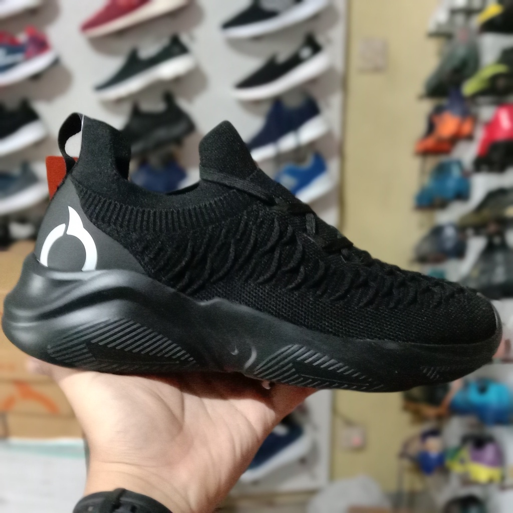 ORIGINAL Ortuseight Galactic black sepatu running lari jogging ortus