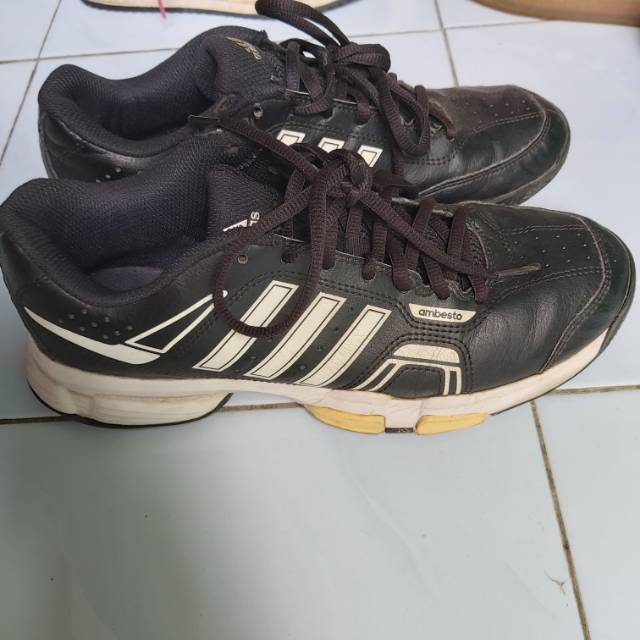 Tenis Adidas Ambesto Stripes Shoes Preloved/ Sepatu Preloved/ Sepatu bekas