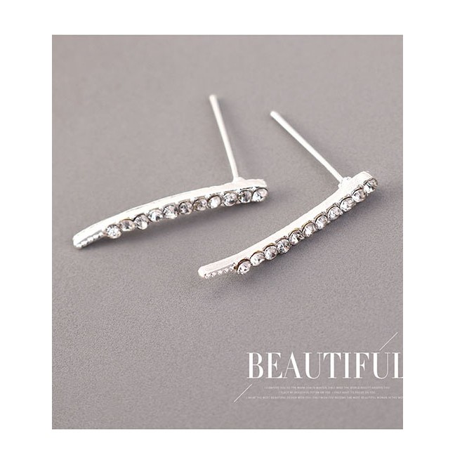 LRC Anting Tusuk Fashion White K Single Row Crescent Diamond Stud Earrings Y63195