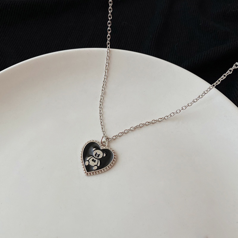 COD❤️Kalung Love Hitam Wanita Fashion Korea Cinta Bear Rantai Sweater Panjang Hip-Hop Sederhana Serbaguna Gelap Manis Keren Untuk