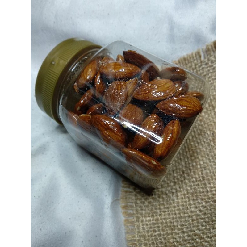 

Kacang Almond panggang rasa madu