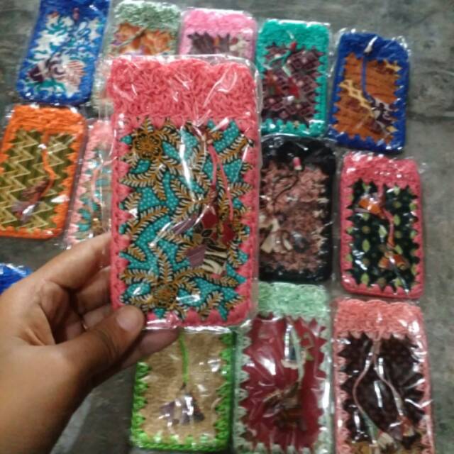 TERMURAH! Tas Rajut Batik Mini Selempang Cocok untuk Tempat HP ukuran kecil/ Souvenir Cantik Jogja