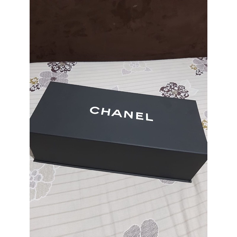 Box Magnet Chanel authentic
