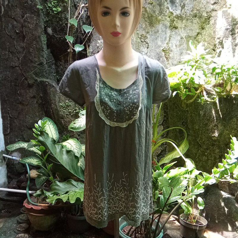 BAJU ATASAN WANITA DEWASA